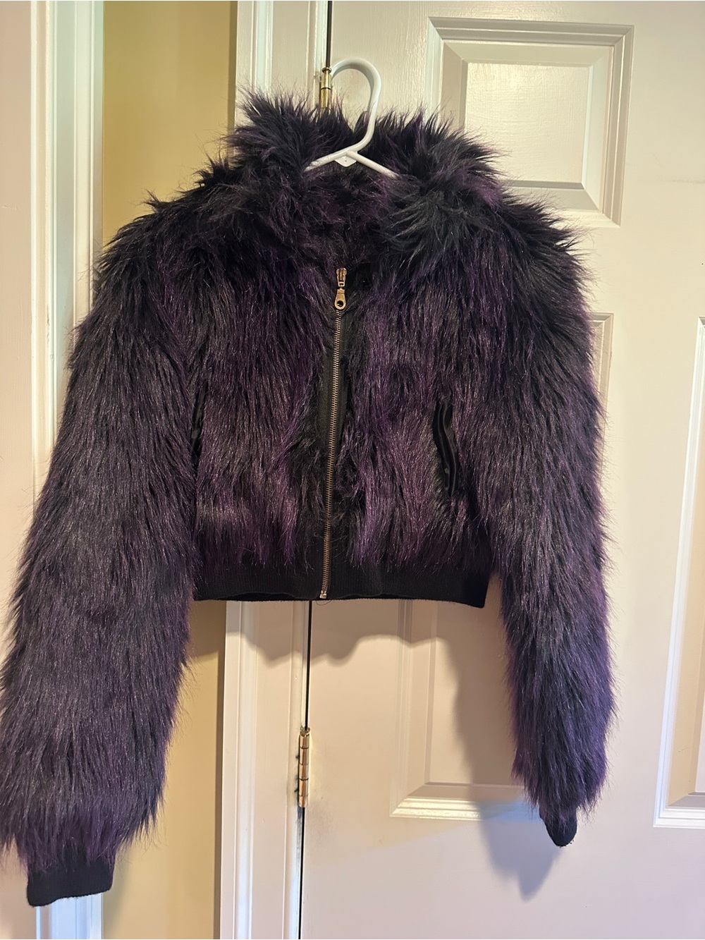 Betsey Johnson Faux Fur Jacket Size 6 Purple Black Cropped Y2K